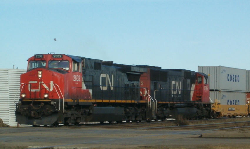 Photo of CN intermodal heading to MIT.