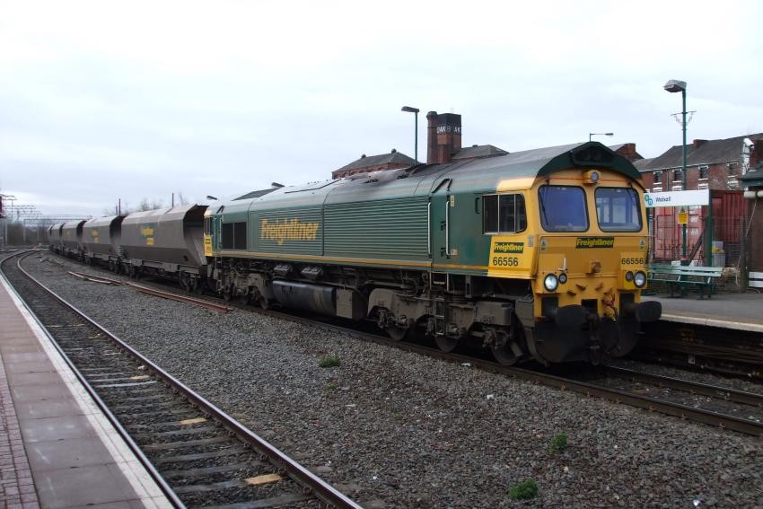 Photo of 66556 at Walsall