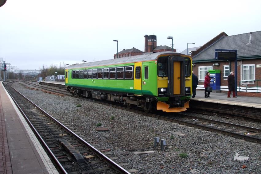Photo of 153333 at Walsall