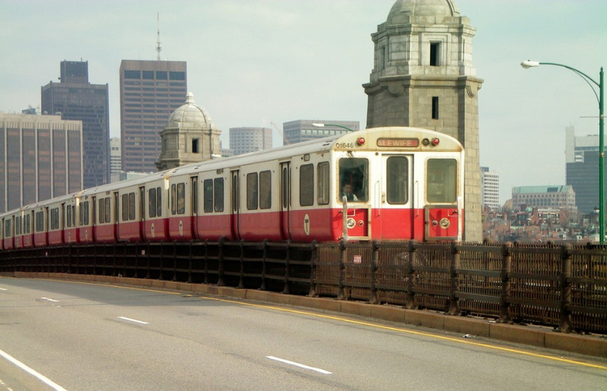 Photo of red line on the longfellow