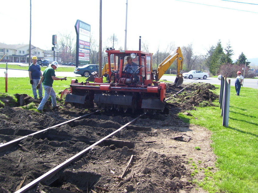 Photo of Scarifying and Digging out Ties at Washington Avenue