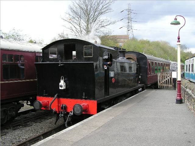 Photo of 7151 at Bitton Station.