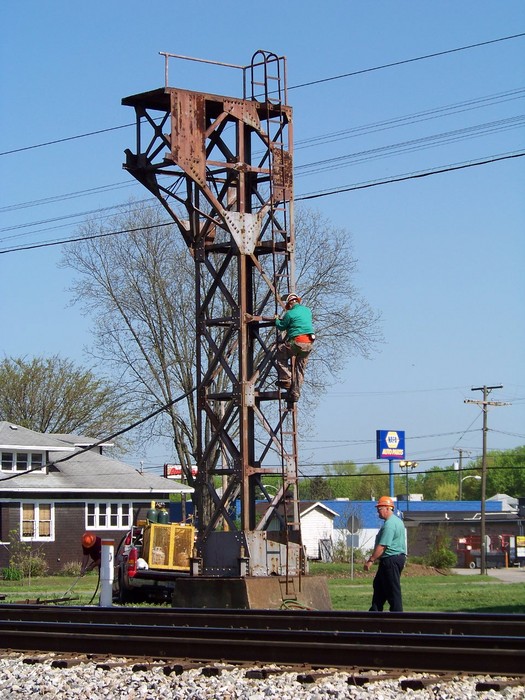 Photo of C&O Westbound Signal at East End of Dock