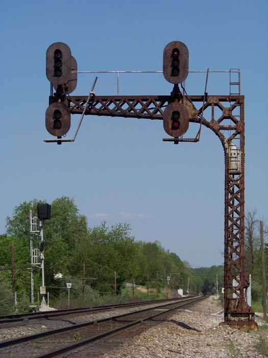 Photo of C&O Eastbound Signal at Teays Valley
