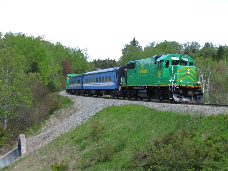 Photo of NB Southern passenger excursion