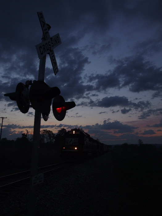 Photo of Norfolk Southern C90 and the sunrise