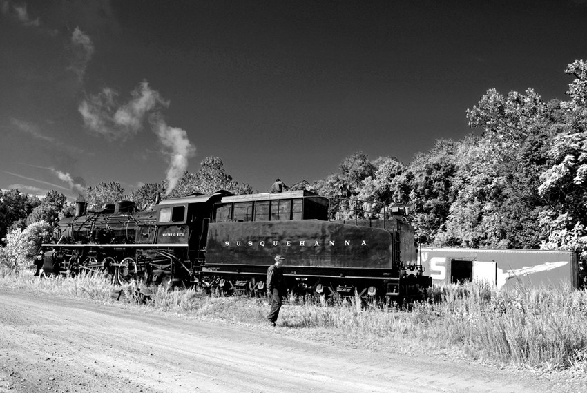 Photo of NYS&W 142 under steam at Baer ready track