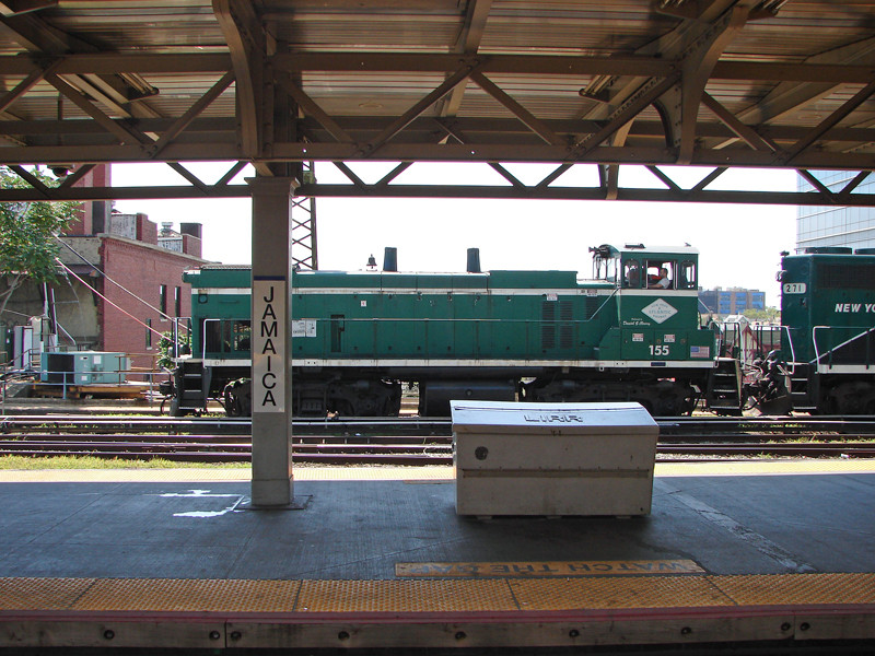 Photo of New York and Atlantic Railway passes by Jamaica Station