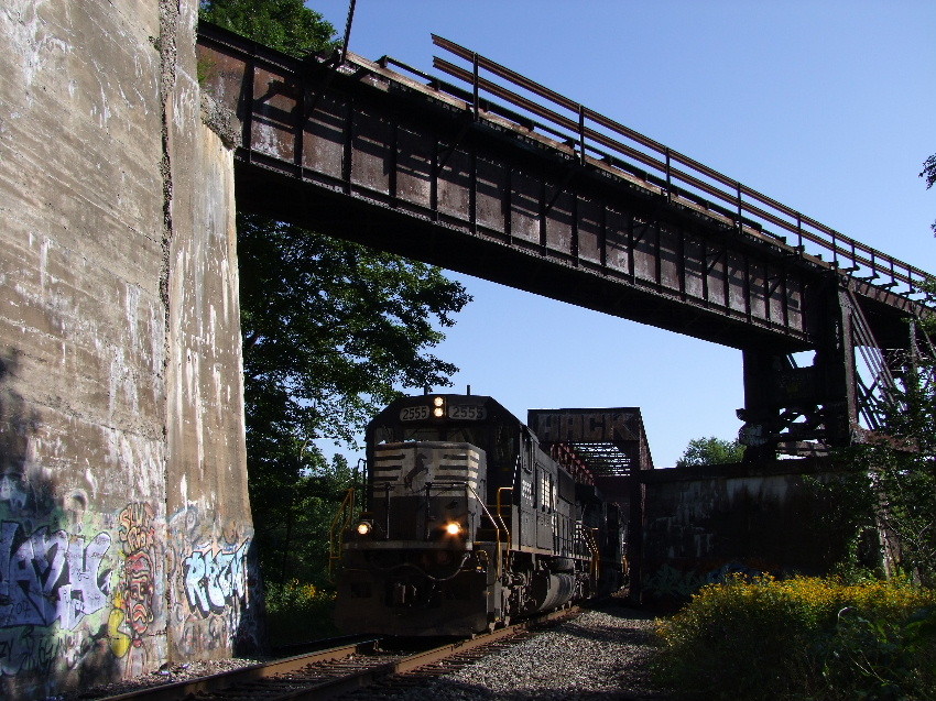 Photo of Norfolk Southern train 525 at Millers Station