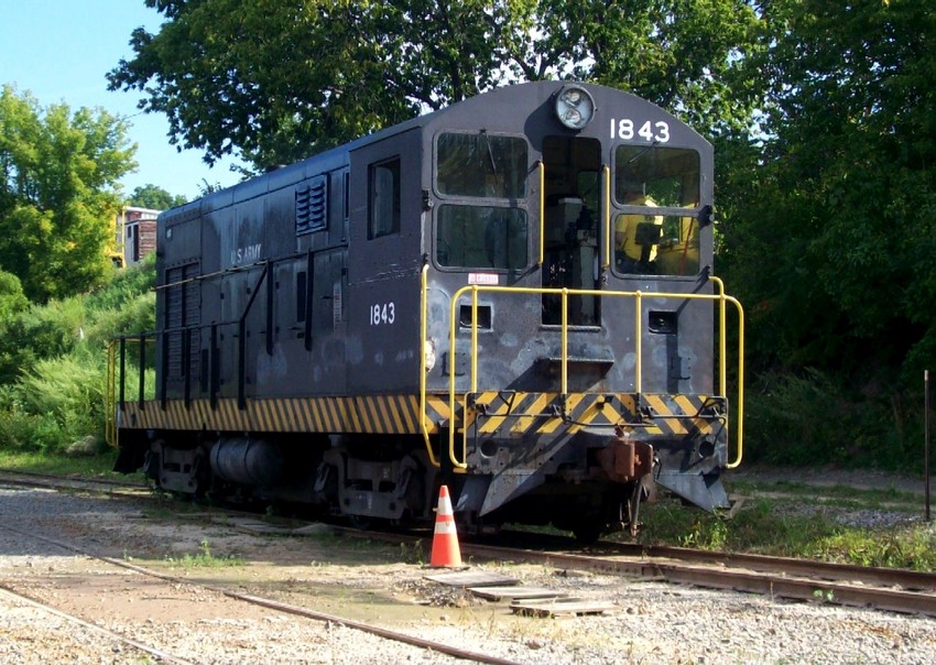 Photo of USA 1843 leaves the depot yard to the enginehouse to clear the track for 1654.