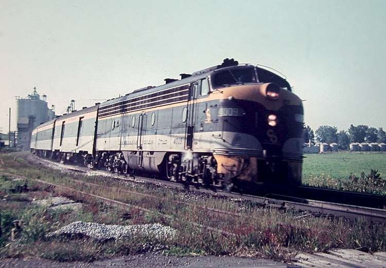 Photo of C&O E8A 4009, Upper Sandusky Ohio, 1967