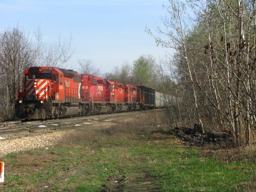 Photo of CP 5629 leads a NB into CP Binghamton Yard.