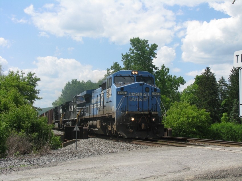 Photo of 13T approaches MP 233 on the Southern Tier Line