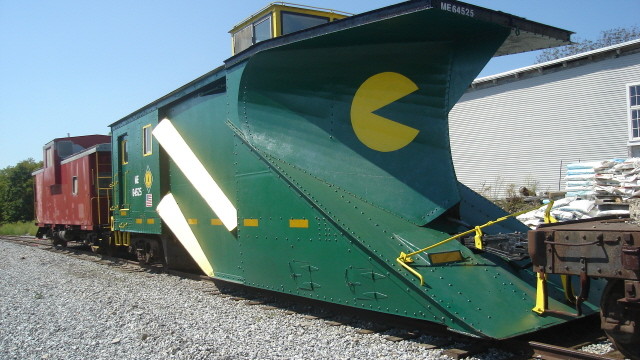 Photo of Maine Eastern Russell snowplow