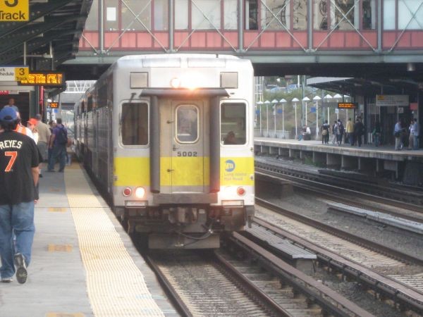 Photo of LIRR C3 Train @ Woodside NY