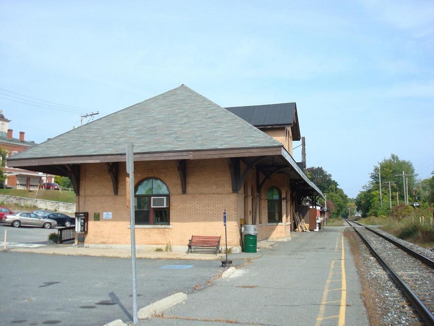 Photo of Track side of Windsor (VT) station