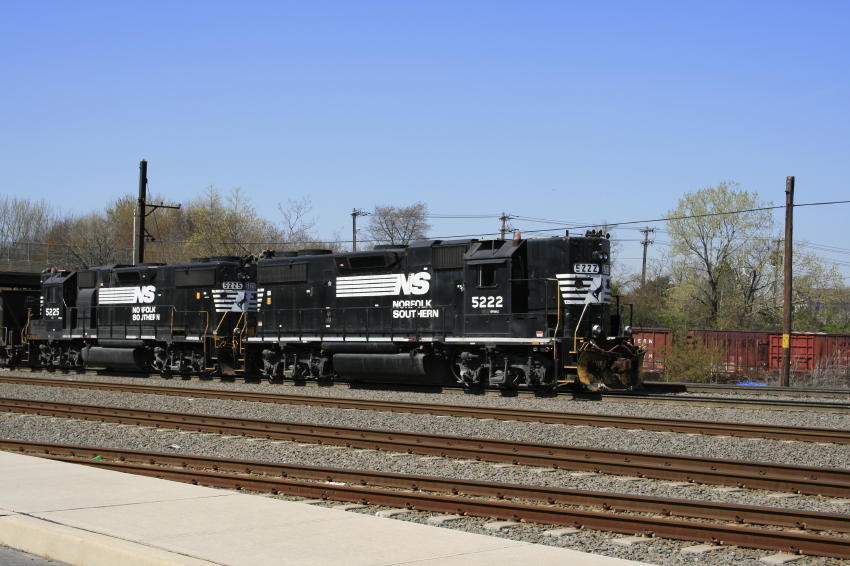 Photo of a pair of Norfolk Southern GP-38-2's switching at Camden NJ Pavonia Yard