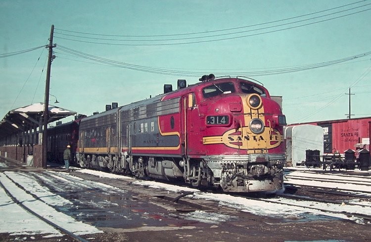 Photo of AT&SF (Amtrak) EMD Unit, Fort Worth, February 1973