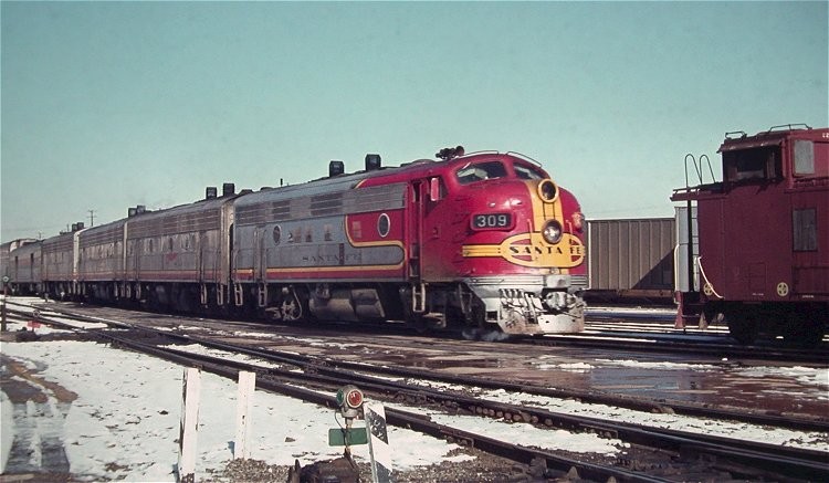 Photo of AT&SF (Amtrak) EMD Unit, Fort Worth, February 1973