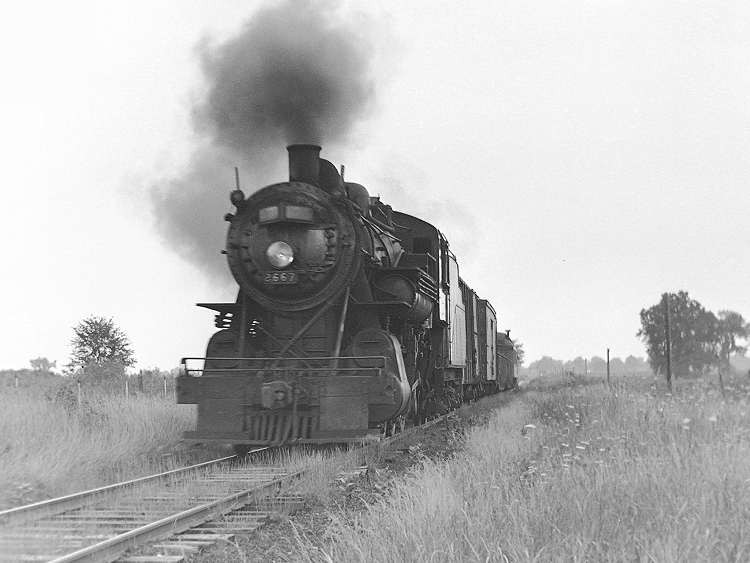 Photo of Grand Trunk Western 2-8-0 2667, Middleton, Michigan, Summer 1954