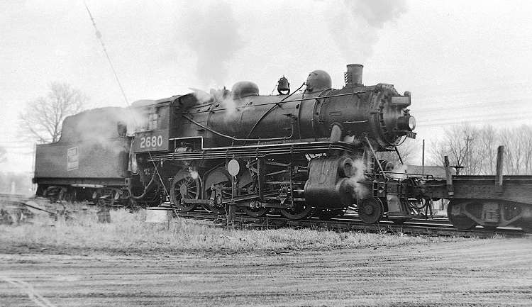 Photo of Grand Trunk Western 2-8-0 2680, Bellevue, Michigan, Summer 1952