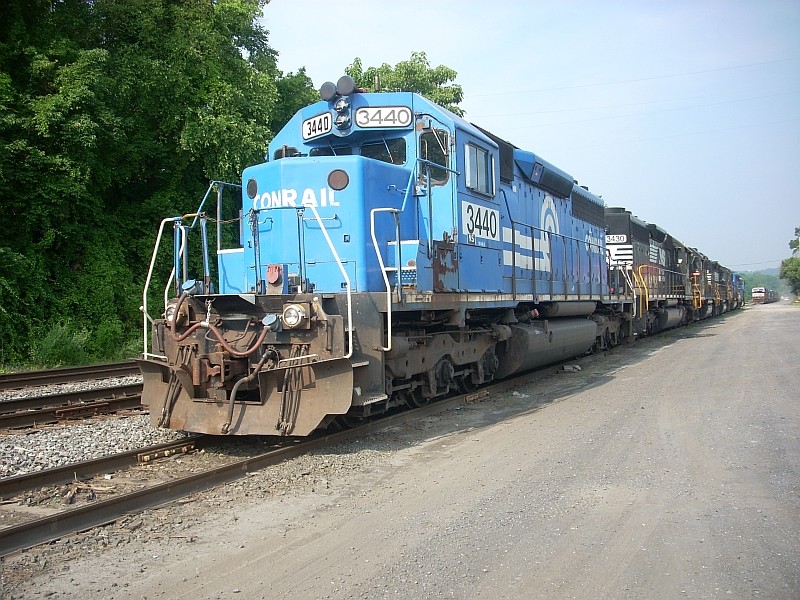 Photo of NS SD40-2 3440 east end of allentown yard