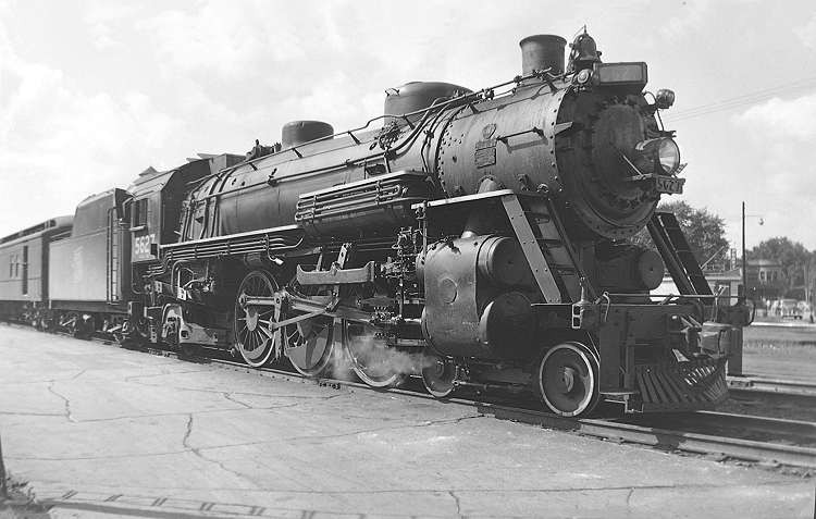 Photo of Grand Trunk Western 4-6-2 5627, Durand, Michigan, July 1954