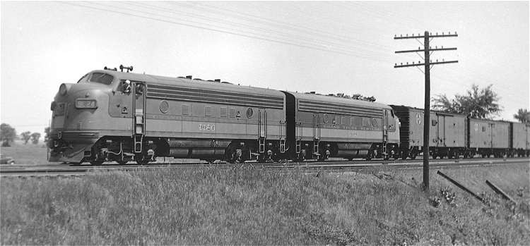 Photo of Grand Trunk Western EMD F3A units 9024-9018, Bellevue, Michigan, Summer 1953