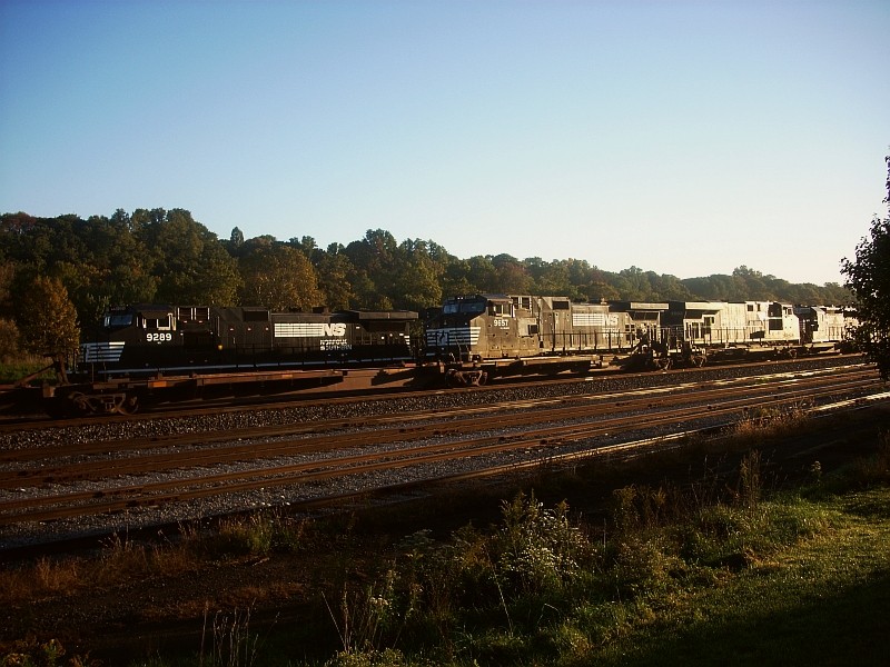 Photo of 3 Trains meeting at CP88 bethlehem PA on the Lehigh line
