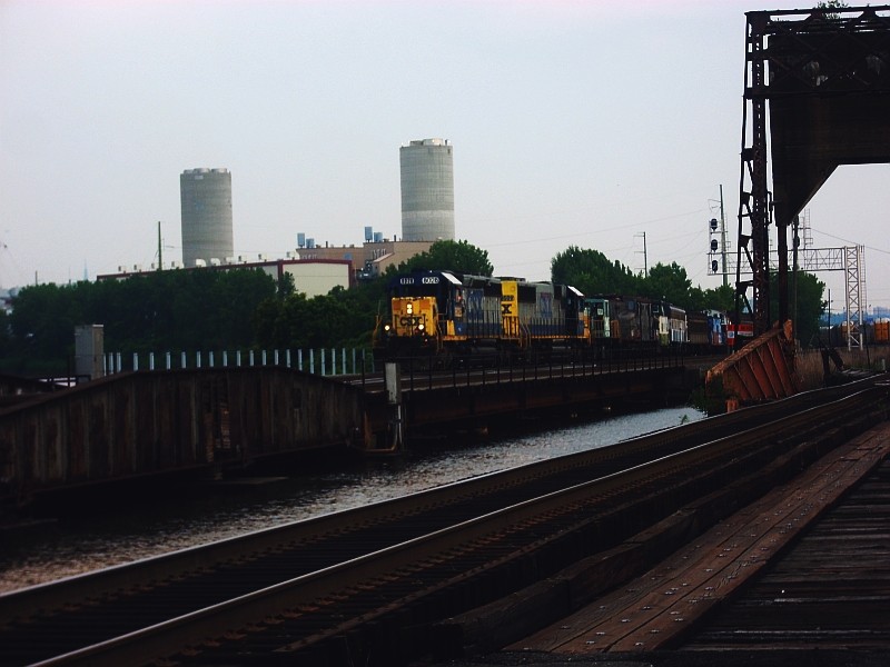 Photo of CSX moving Stored URHS / NYSWTHS equipment out of PSE&G yard