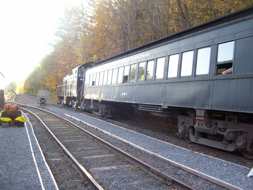 Photo of DURR Catskill Mountain Branch Train about to Leave Roxbury