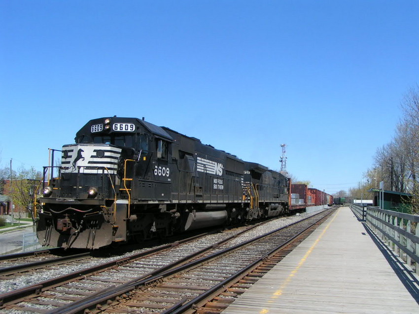 Photo of DH - NS 930 at Lasalle