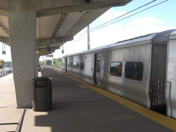 Photo of Merrick LIRR Train Station Track 1