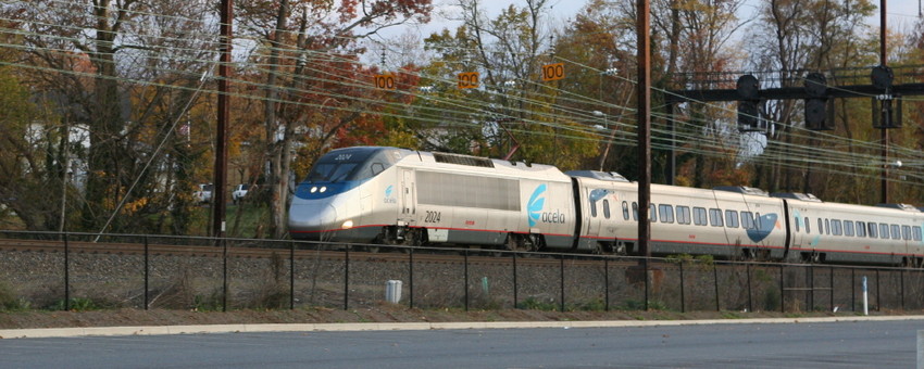 Photo of Acela Train 2220 northbound at Halethorpe, Md.