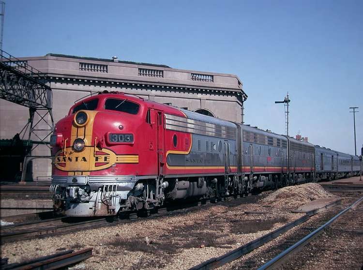 Photo of AT&SF EMD F7A at Joliet (Illinois) Union Depot, April 1970