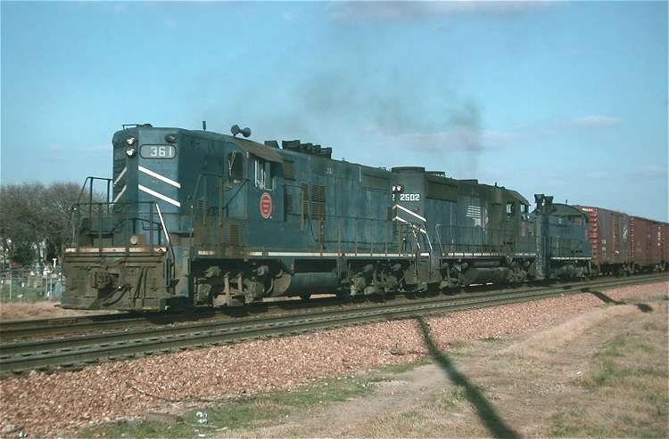 Photo of Missouri Pacific Freight, Fort Worth, May 1975