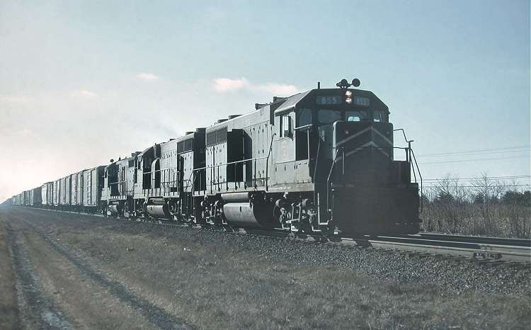 Photo of Missouri Pacific GP18 855, Watseka, Illinois, January 1973