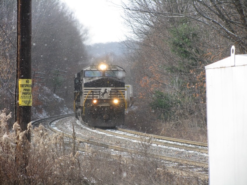 Photo of CP 938 departs Binghamton