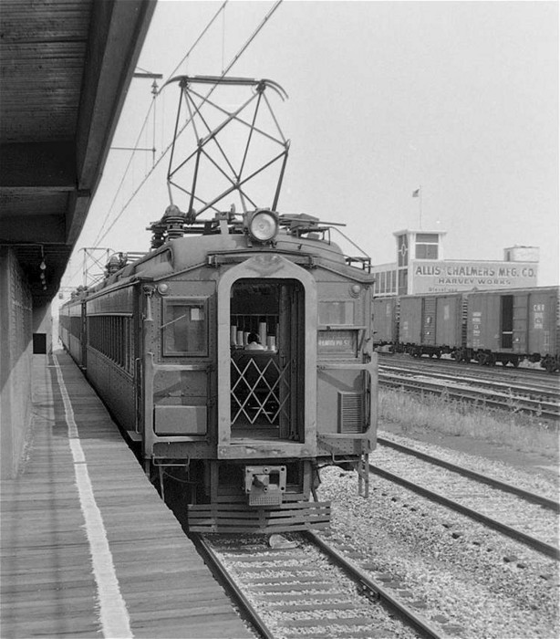 Photo of Illinois Central Electric Suburban Train, Chicago, 1961