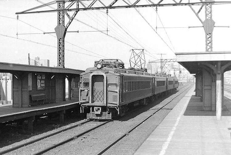 Photo of Illinois Central Electric Suburban Train, Chicago, c1961