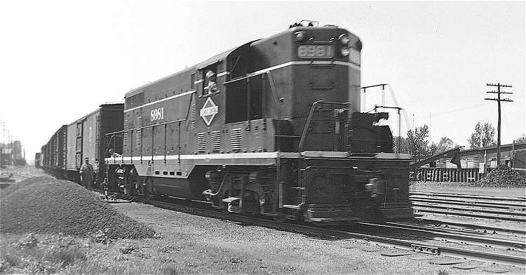 Photo of Illinois Central GP7 8981, Bloomington, Illinois, June 1955