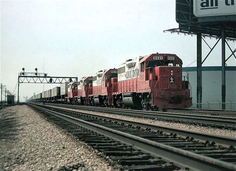Photo of Illinois Central Piggyback Train, Chicago, March 1970