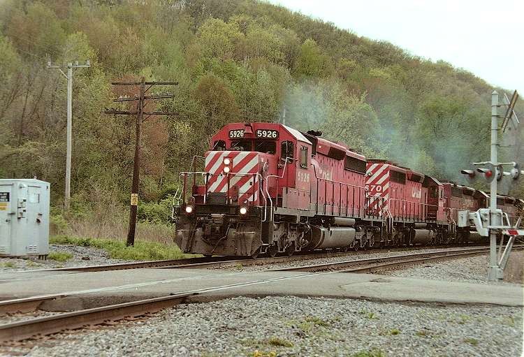 Photo of Canadian Pacific Freight Leaving Binghamton, New York, May 2003