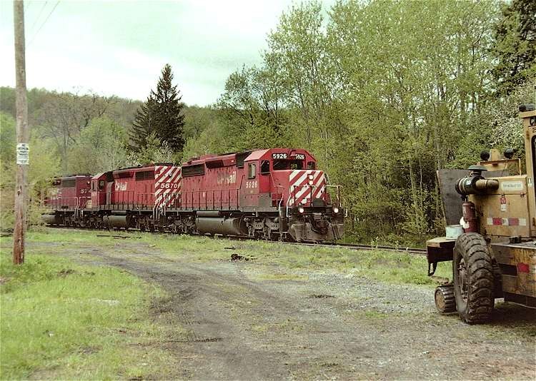Photo of Canadian Pacific Freight, Belden Tunnel, New York, May 2003