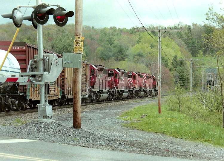 Photo of Canadian Pacific Freight, Belden Tunnel, New York, May 2003