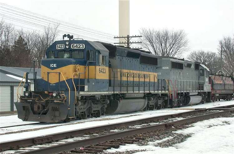 Photo of IC&E SD40-2 6423, GP40-2 4206, Kirkland, Illinois, January 2005