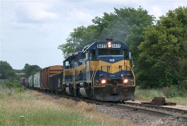 Photo of IC&E SD40-2 Units 6411-6446 near Kirkland, Illinois, July 2005