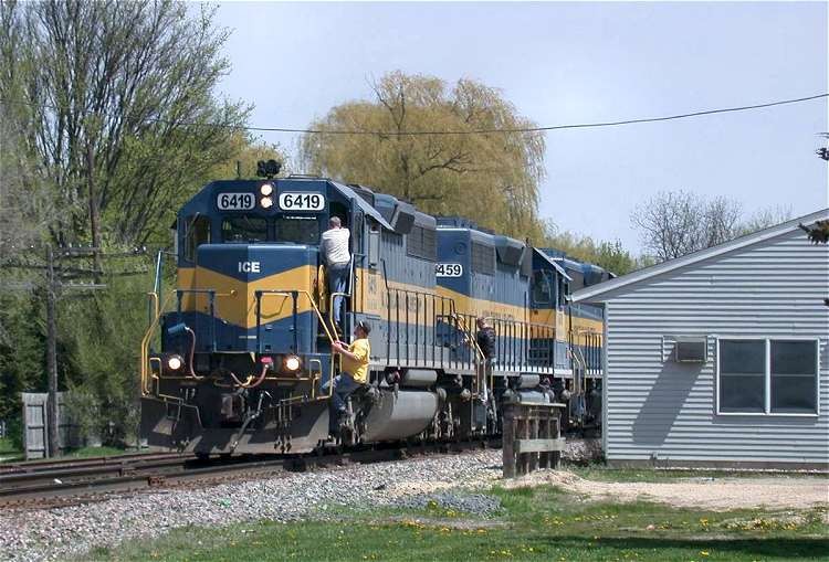 Photo of IC&E SD40-2 6419, Kirkland, Illinois, April 2006