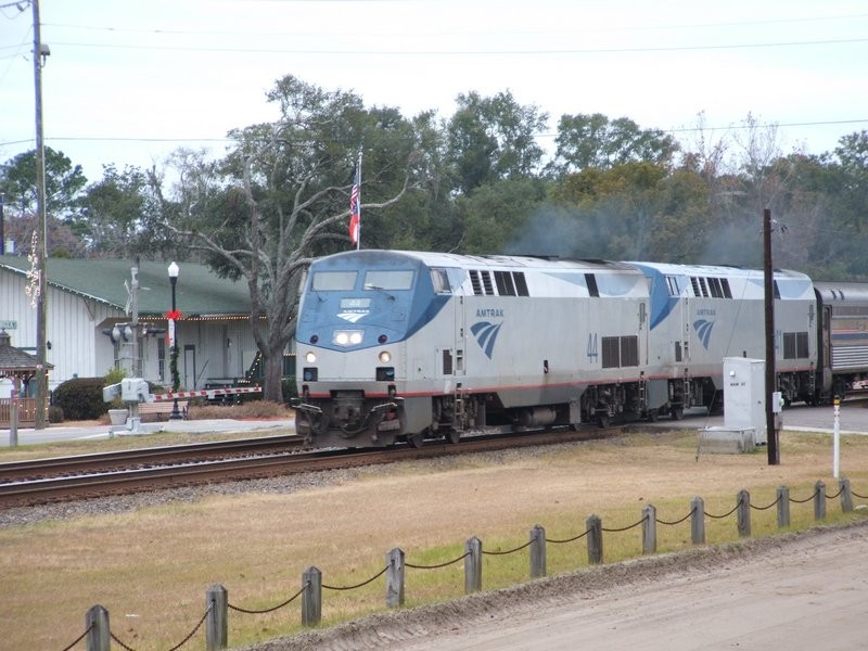 Photo of Amtrak southbound at Folkston