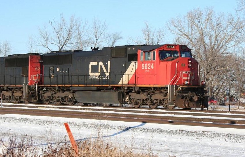 Photo of CN 5624 Eastbound from Winnipeg